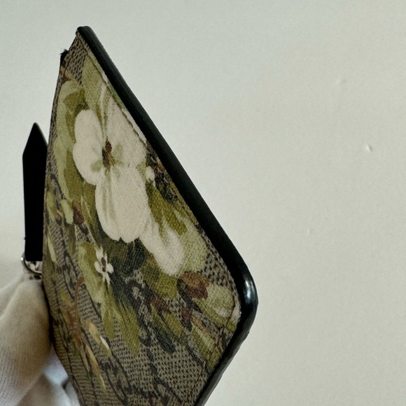 Gucci GG Supreme Monogram Blooms Print Key Case Green Limited Edition - Picture 8 of 9